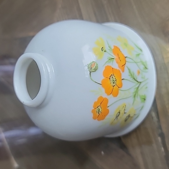 JAPANESE floral vase orange yellow and green on white - Picture 2 of 4